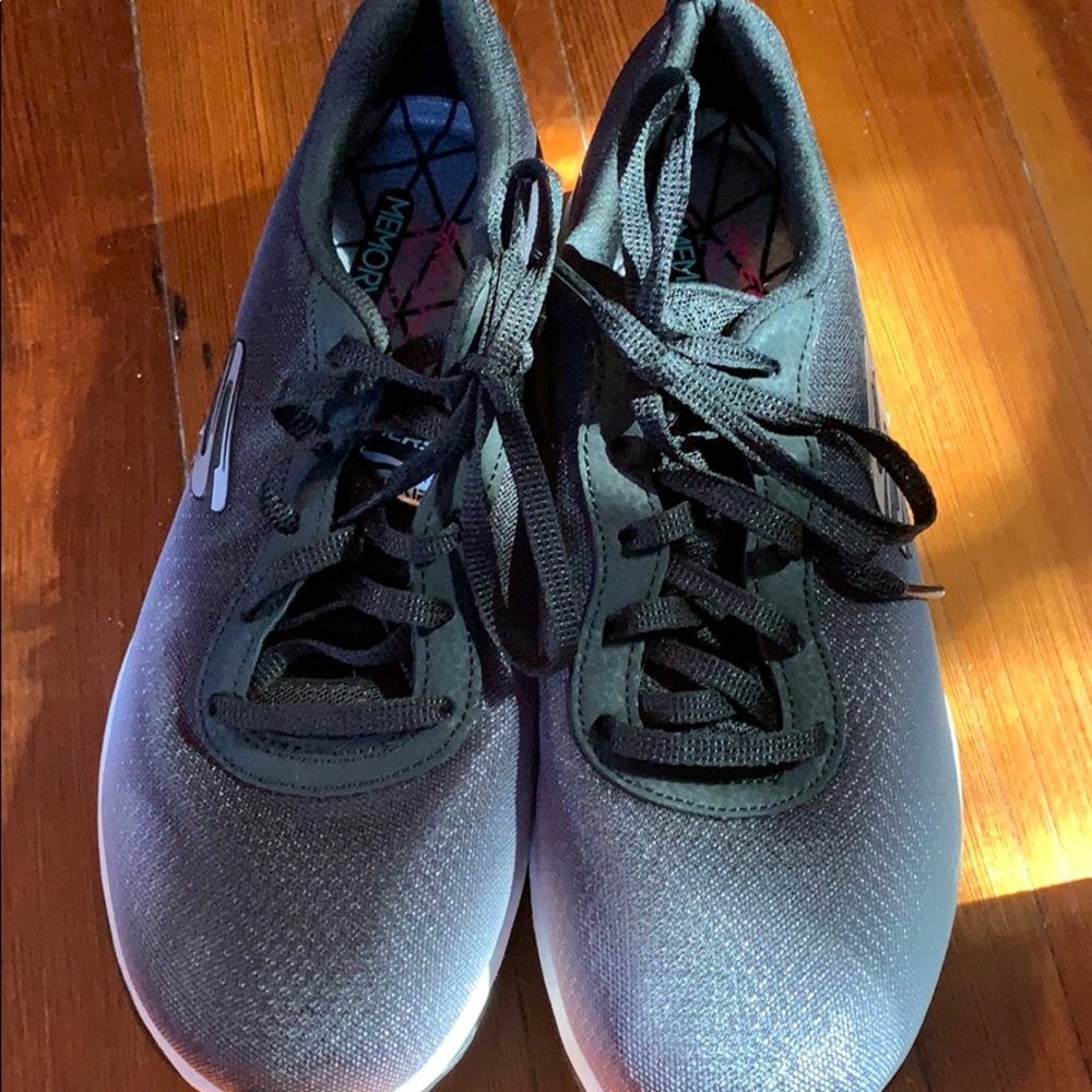 Skechers sneakers